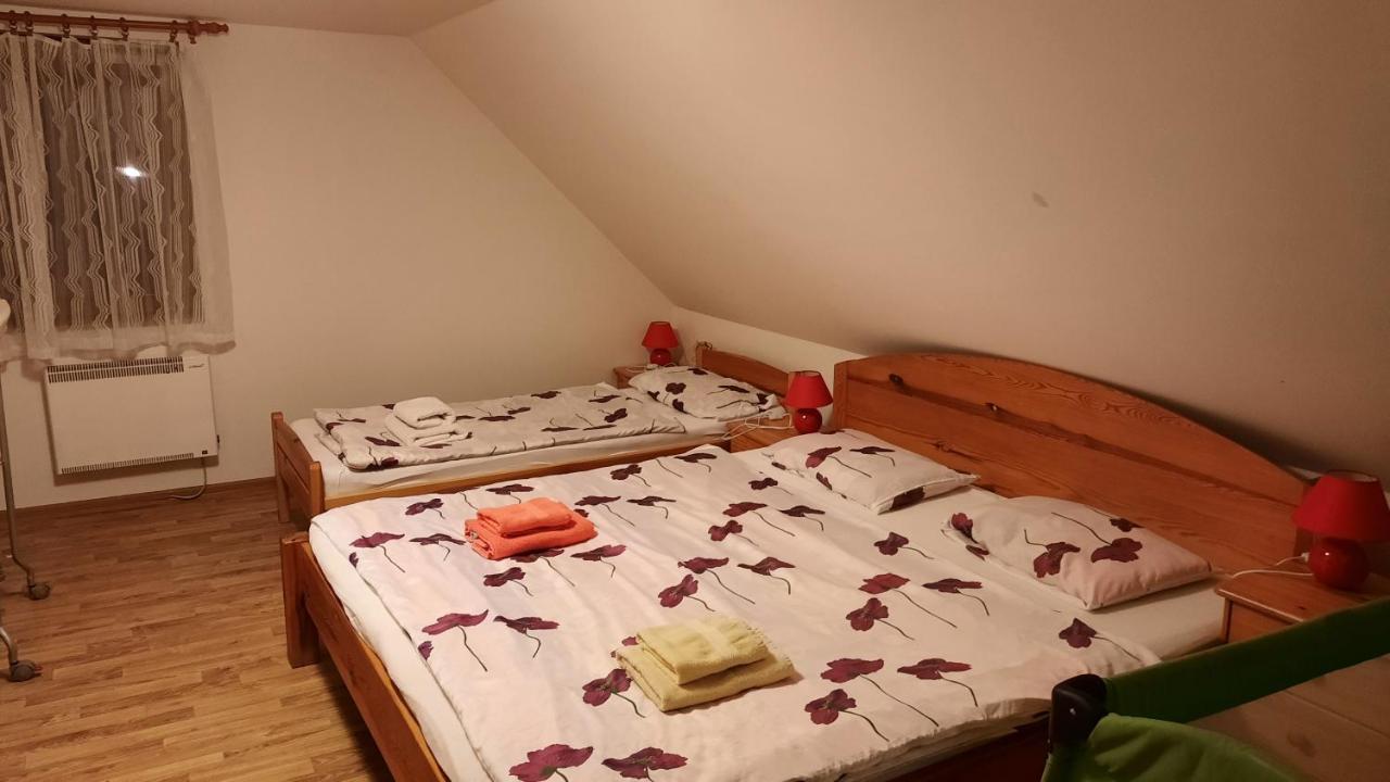 Podkroví v Jihočeském Statku Nemejice Esterno foto