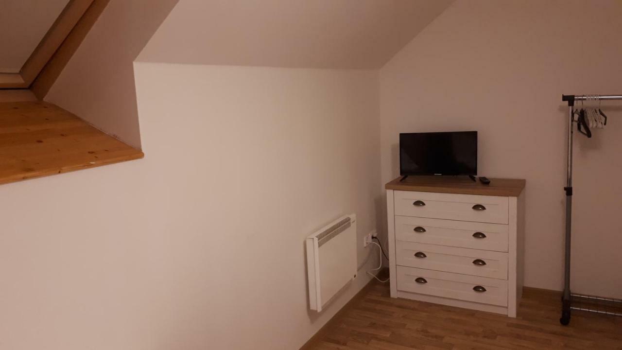 Podkroví v Jihočeském Statku Nemejice Esterno foto